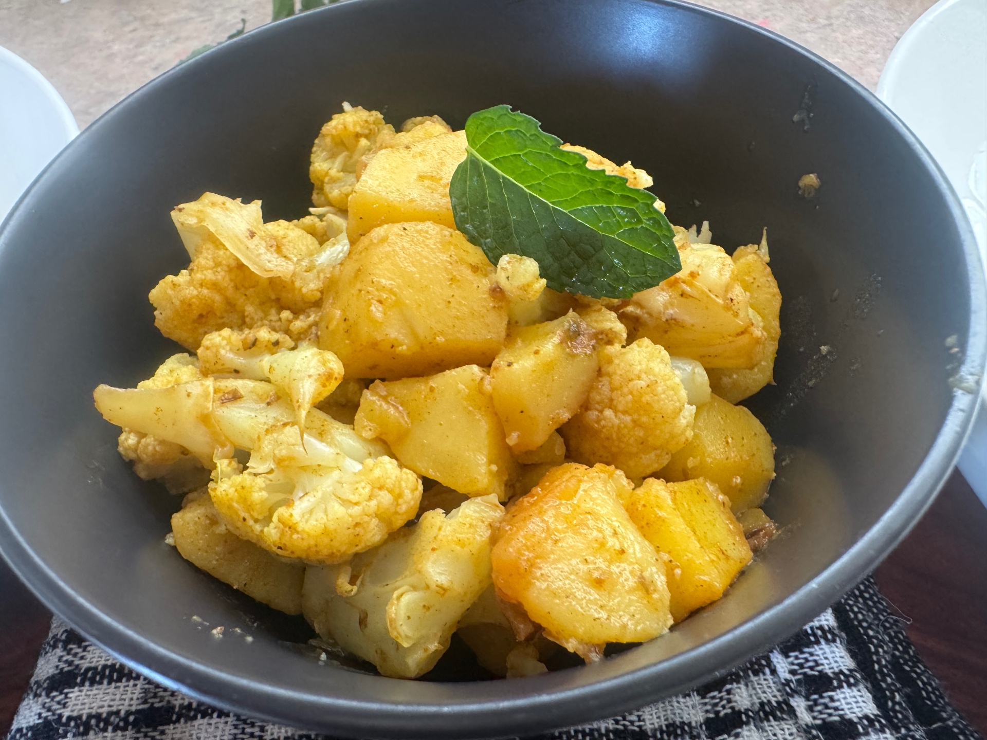 Aloo Gobi (Clay Pot or Pan)